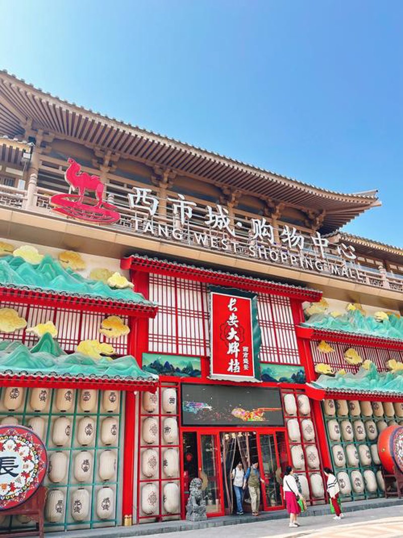 行业前沿 | 琼彤文服装品牌如何在竞争中脱颖而出